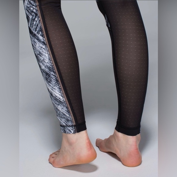 Lululemon Hot To Street Pant Heat Wave White Black Black Sheer Mesh Sz 2 - Picture 16 of 16